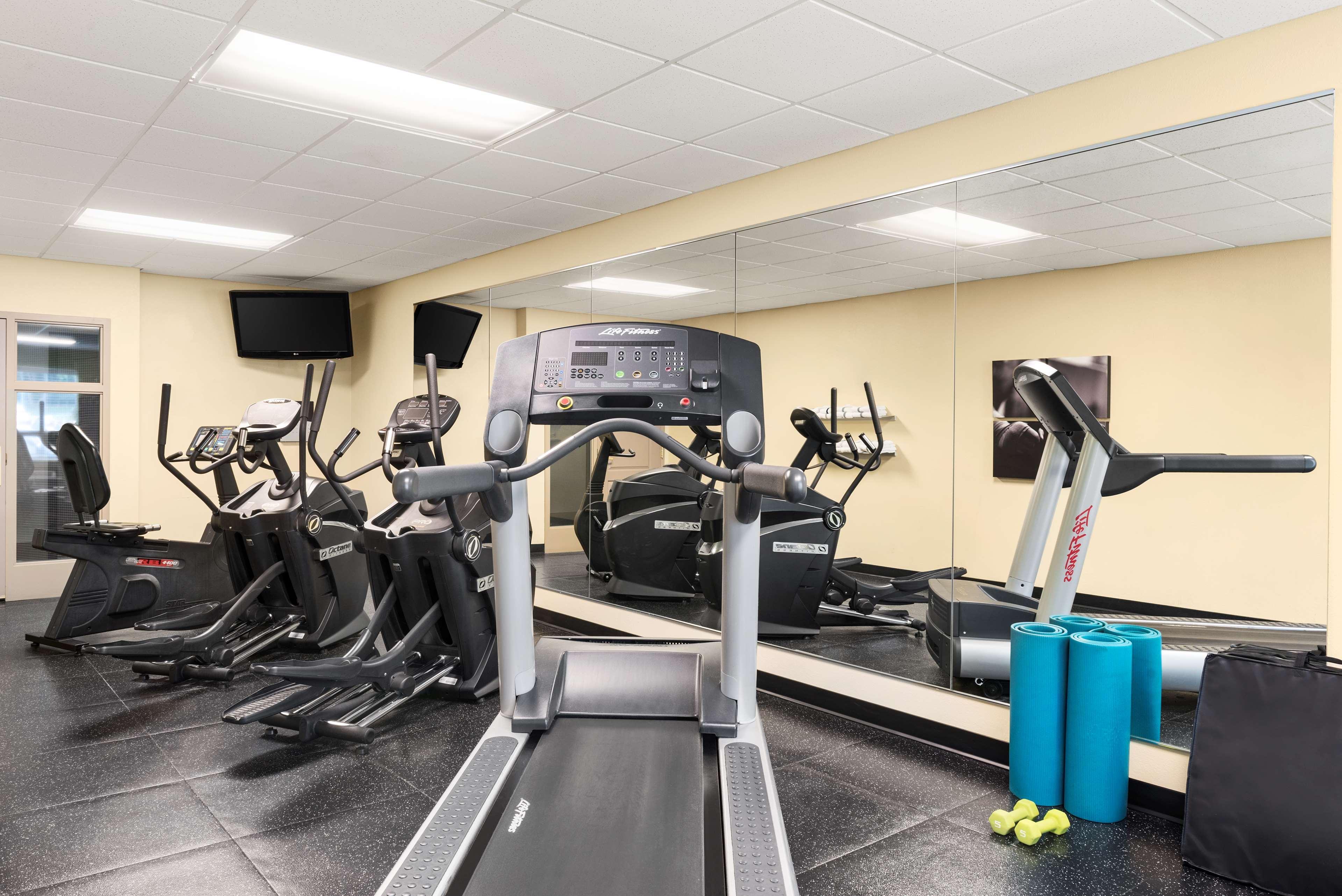 Comfort Inn & Suites St Paul Northeast Vadnais Heights ภายนอก รูปภาพ