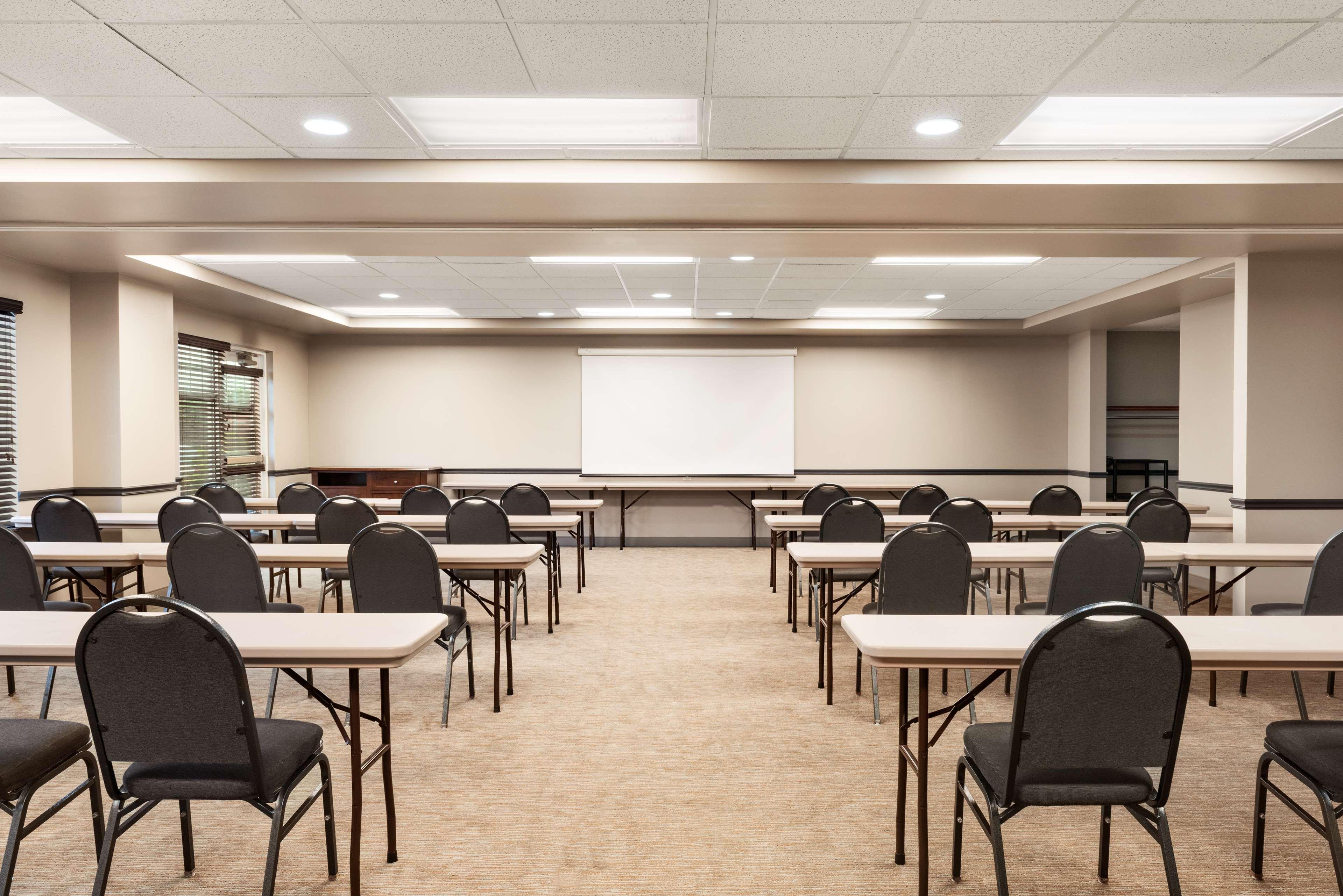 Comfort Inn & Suites St Paul Northeast Vadnais Heights ภายนอก รูปภาพ